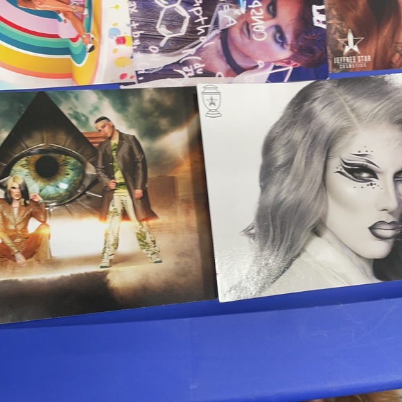 Jeffree star post cards - Picture 13 of 14